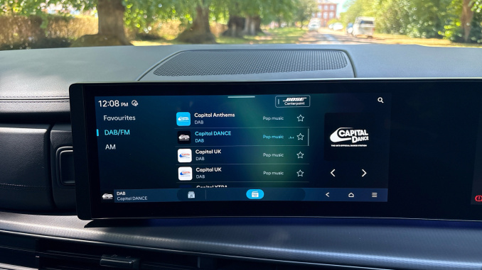 Hyundai SANTA FE 1.6 TGDi Hybrid Calligraphy 5dr 4WD Auto Hybrid Estate - Image 34
